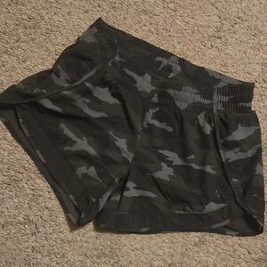 Athleta Mesh Racer Run Short 4"